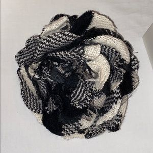 Valentino pin knit flower couture